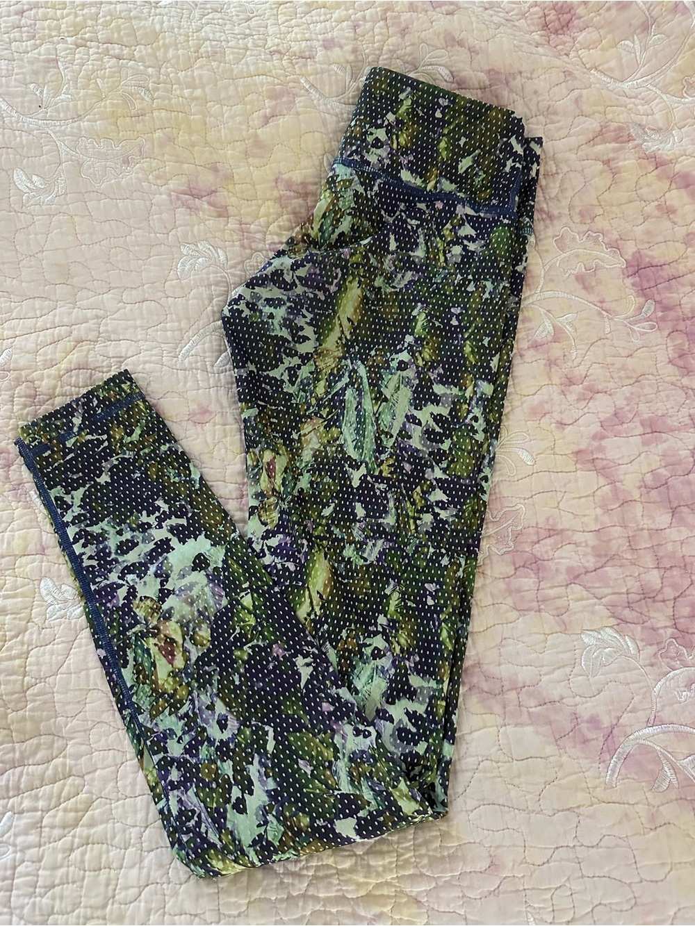 lululemon athletica Green & Black Floral Print Leggings